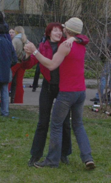 apr_db_2004tanci_gru_kru_1.jpg